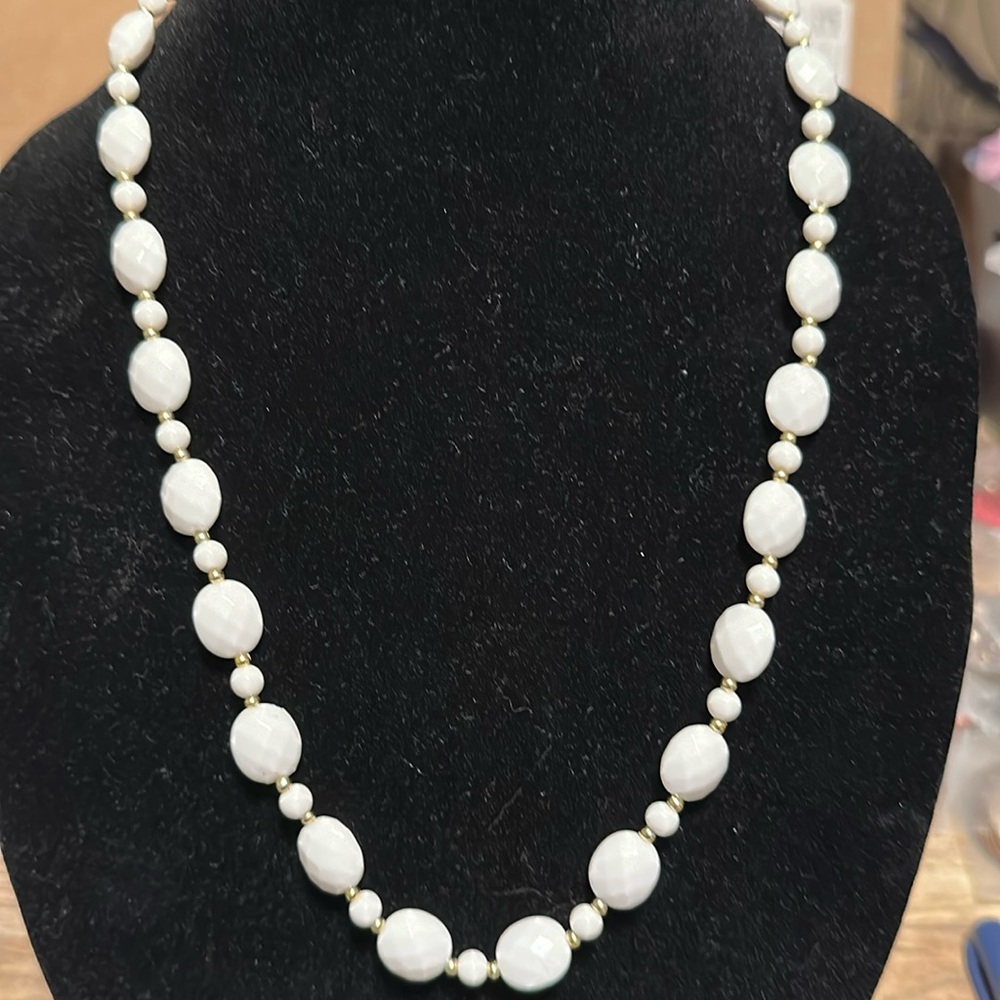 White faceted acrylic bead necklace